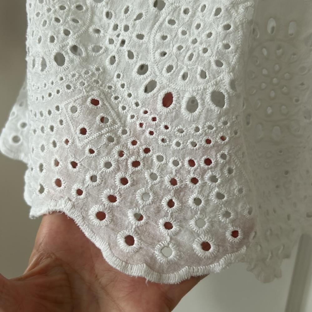 Scandal Italy Off-the-Shoulder Buttercup Eyelet Lace Blouse w Scalloped Hem - Picture 8 of 15